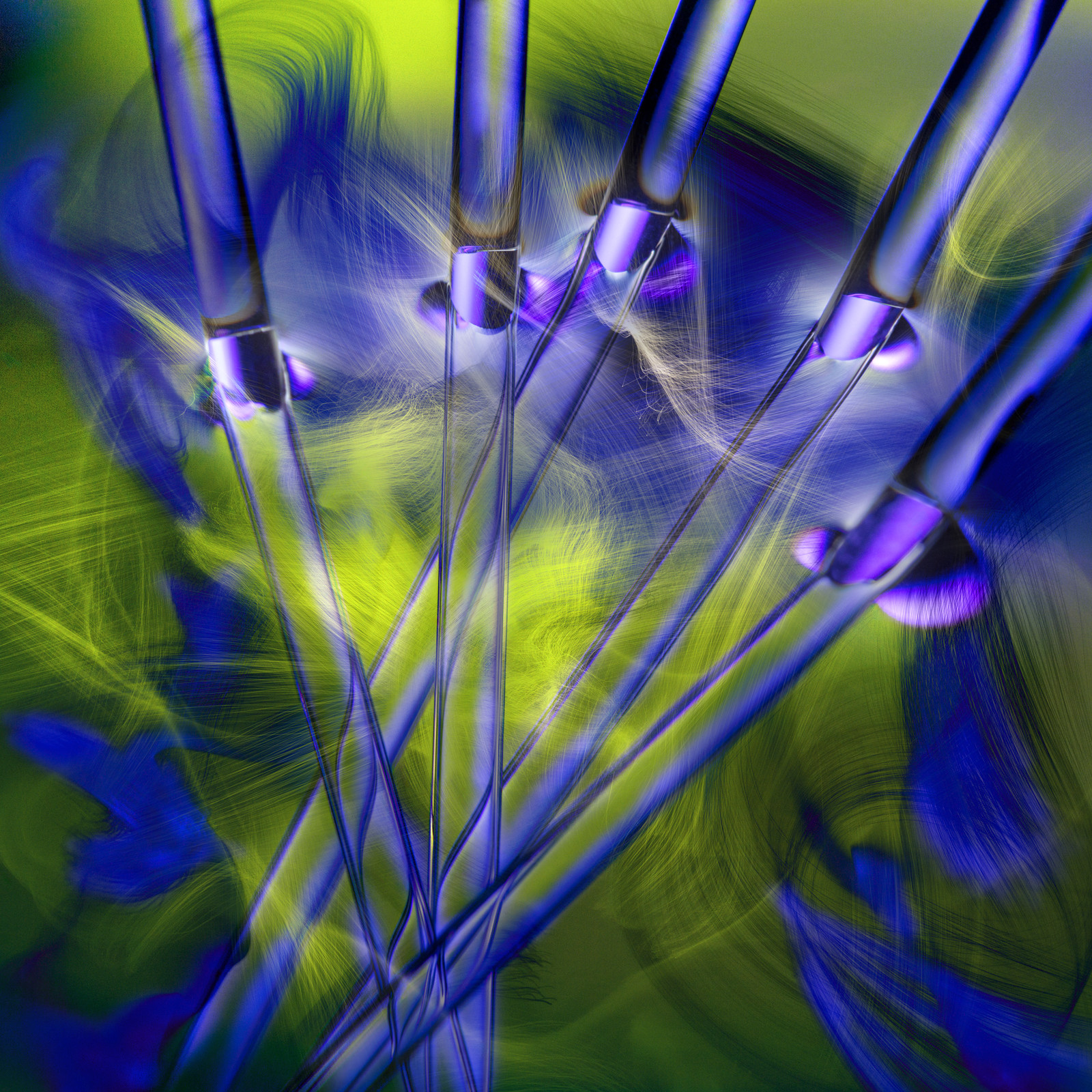 Les canaux ioniques sont des protéines autour de la membrane des cellules qui permettent le passage des ions. Ils forment une connexion entre deux milieux pour permettre le passage de l’information. C’est le mécanisme de transformation de l’énergie entre le niveau moléculaire et le niveau cellulaire. Ces canaux ioniques s’ouvrent et se ferment en fonction des conditions physicochimiques des cellules pour laisser entrer ou sortir des ions positifs ou négatifs et équilibrer les forces. C’est un processus dynamique, constamment en changement.