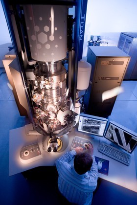 Microscope Titan
